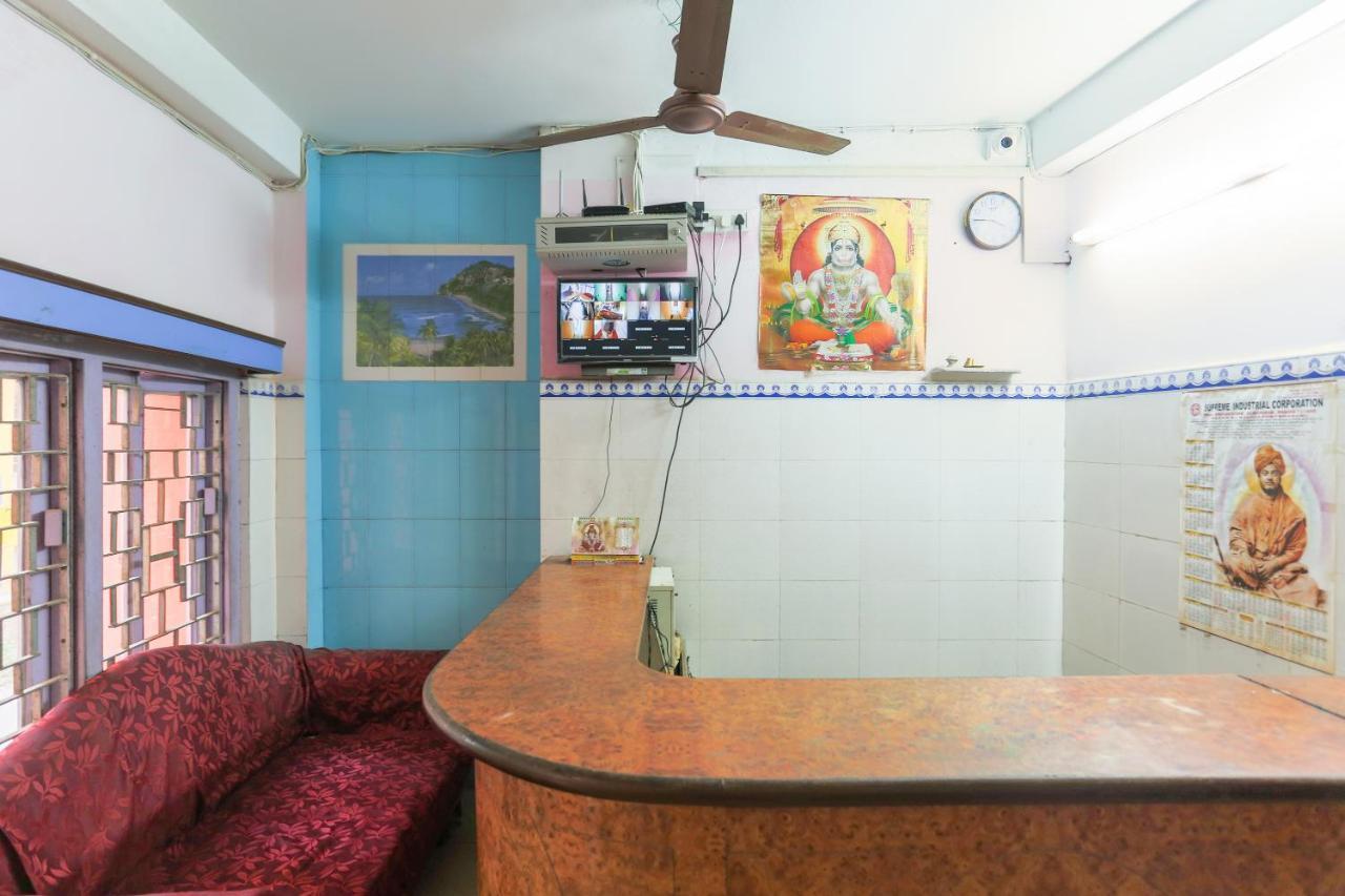 Oyo 73902 Vyttila Residency Kochi Exterior photo