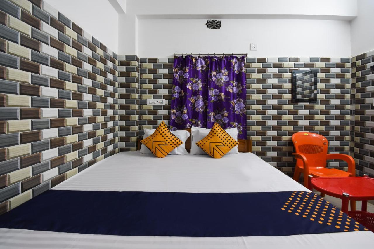 Oyo 73902 Vyttila Residency Kochi Exterior photo