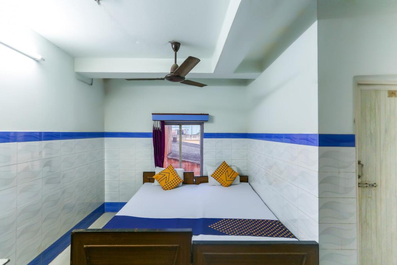 Oyo 73902 Vyttila Residency Kochi Exterior photo