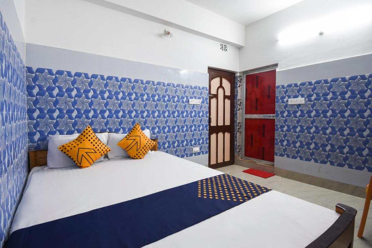 Oyo 73902 Vyttila Residency Kochi Exterior photo
