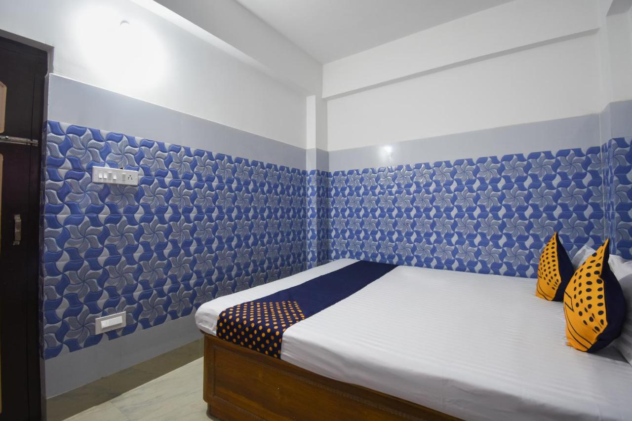 Oyo 73902 Vyttila Residency Kochi Exterior photo