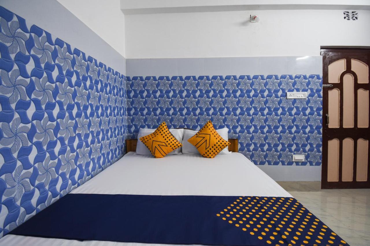 Oyo 73902 Vyttila Residency Kochi Exterior photo