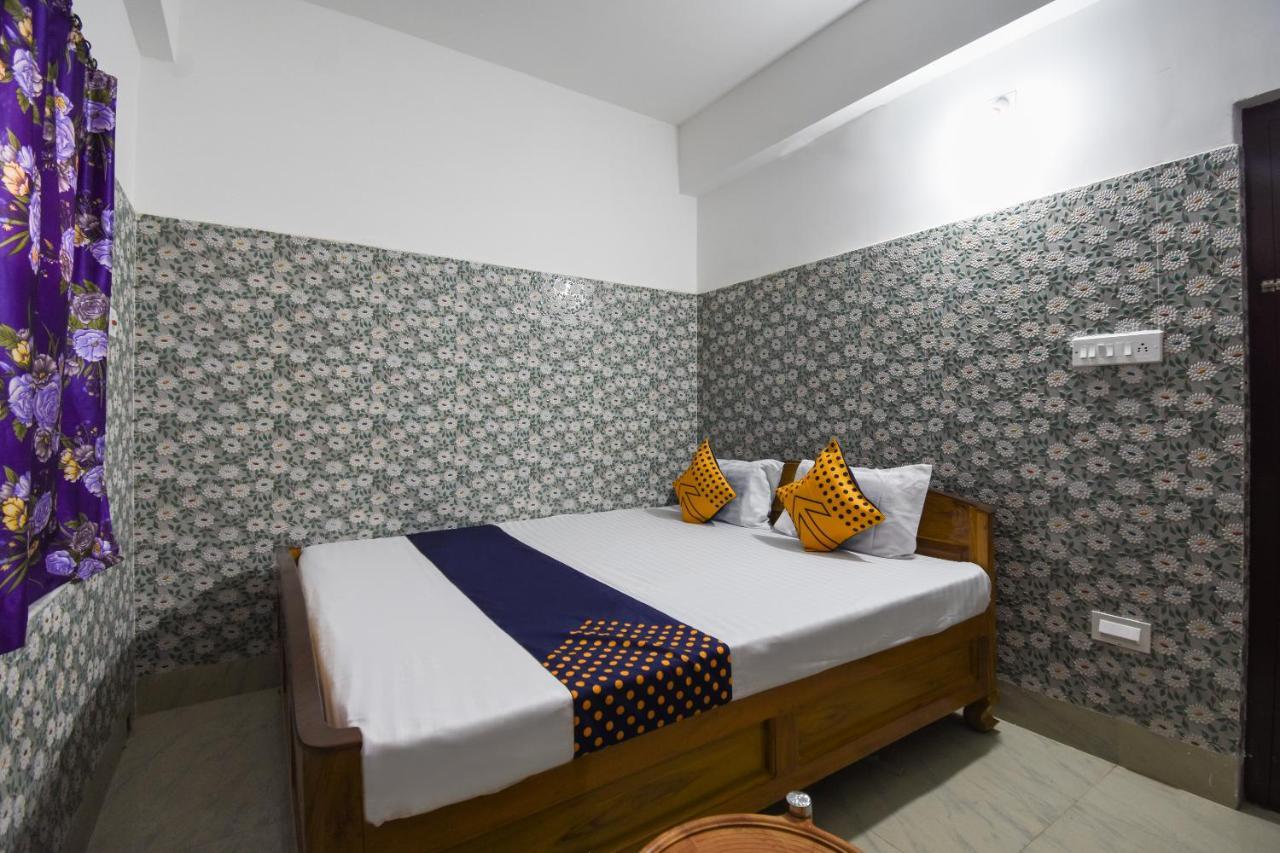 Oyo 73902 Vyttila Residency Kochi Exterior photo