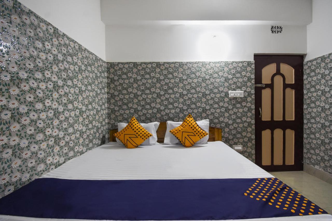 Oyo 73902 Vyttila Residency Kochi Exterior photo
