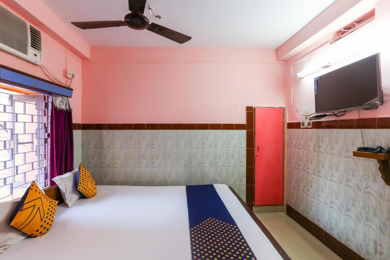 Oyo 73902 Vyttila Residency Kochi Exterior photo